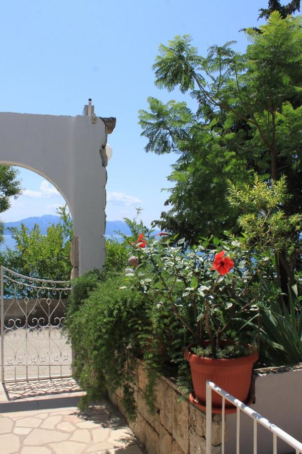 Apartments By The Sea Brist, Makarska - 505 Podaca Exterior foto